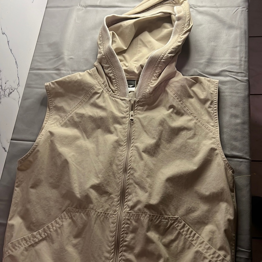Girls size M (12) tan vest with hoodie and pockets